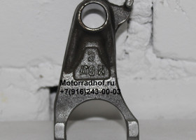 Вилка переключения передач CENTER GEARSHIFT	 Honda CBR600F4 оригинал Б/У (арт. 24212MBWJ20Б/У), аналог 24212-MBW-000, 24212MBW000, FORK, CENTER GEARSHIFT, Honda