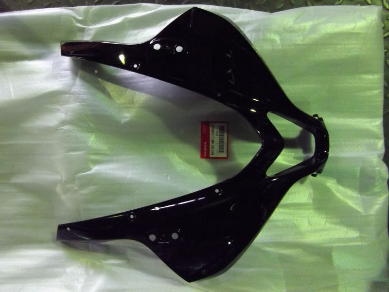 Пластик морды Honda оригинал (арт. 64100-MFJ-D00ZE)
