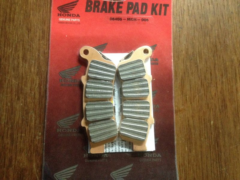 Передние тормозные колодки Honda VTX1800C оригинал, комплект (арт. 06455MCH006), Pad Set, Honda