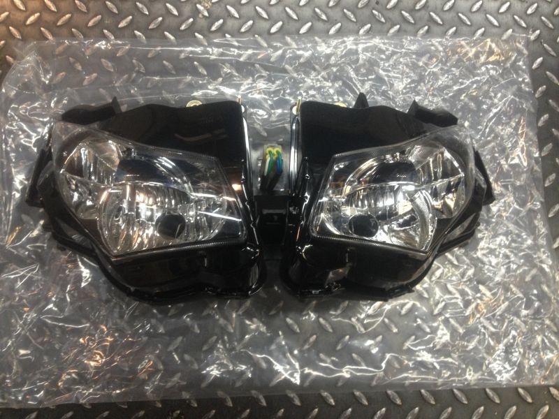 Фара Honda CBR1000RR 12-16 не оригинал (арт. 33102MGPD02He)