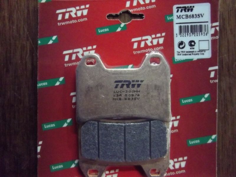 Передние тормозные колодки (СУППОРТ BREMBO), аналог 06455-MY9-871 // 06455MY9871
